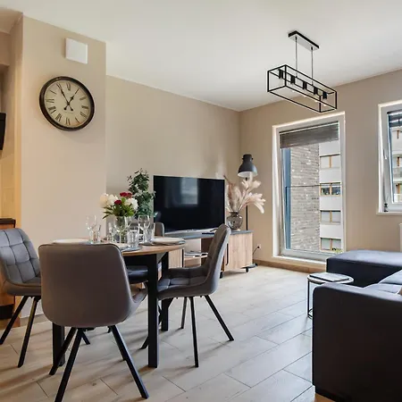 Jezyk-charming Free Parking Apartmán *